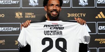 Vozinha firma con il Colo-Colo dopo il Mondiale