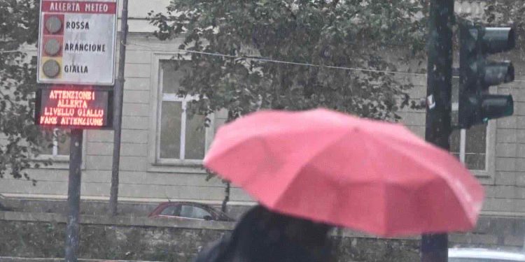 Allerta maltempo, chiusure da Milano a Firenze