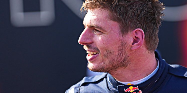 Verstappen rinnova con Red Bull fino al 2030